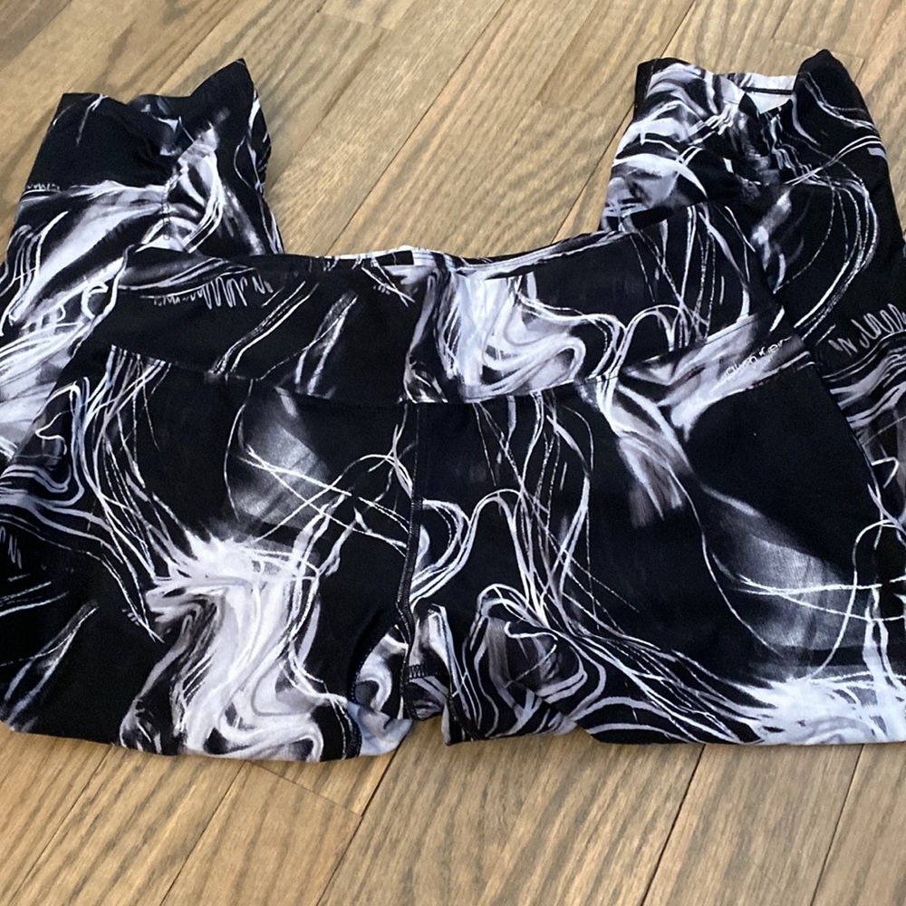 Calvin Klein 3/4 workout pants black and white and grey